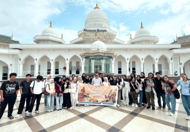 Belajar Hukum dari Akar Peradaban: Mahasiswa Uniba Kuliah Lapangan di Museum Raja Ali Haji Batam.