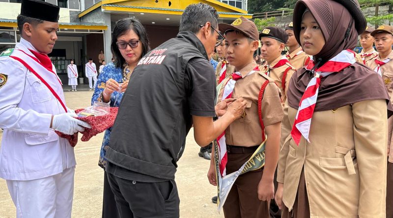 SMPN 41 Batam Kukuhkan Duta dan Pejuang Adiwiyata di Hari Sumpah Pemuda